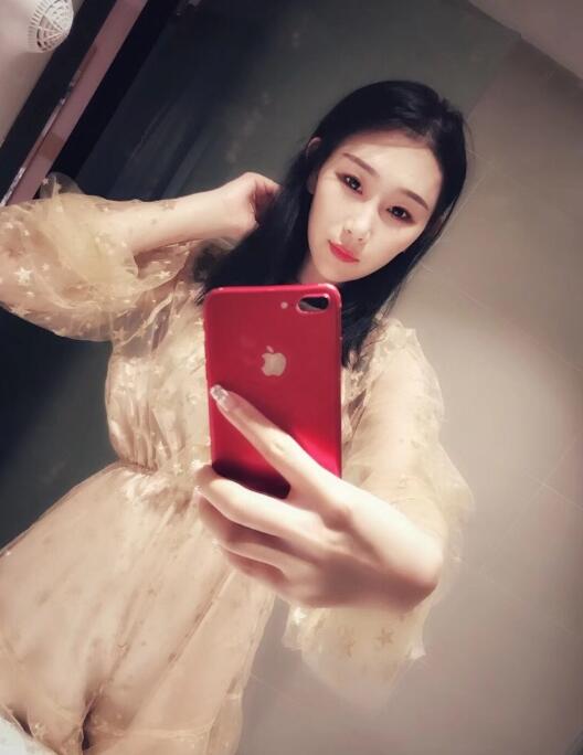 半阳老婆肖书妍微博照片，歌手半阳老婆肖书妍生活照写真图片，小宝姐姐图片合集