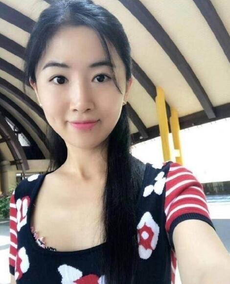 翟欣欣图片合集 翟欣欣照片曝光 美女学霸多次婚骗经历