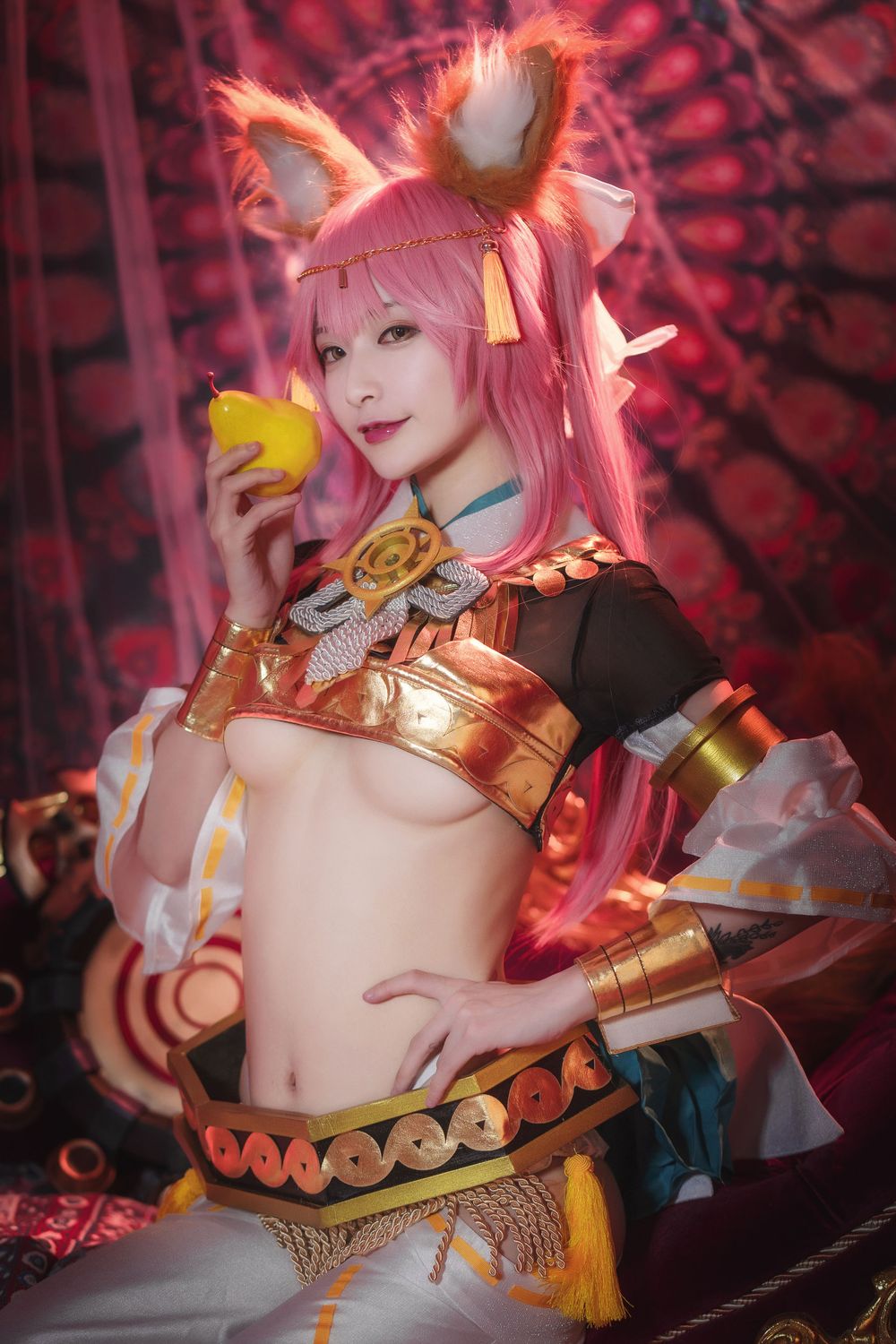 网络美女铁板烧鬼舞w微露小蛮腰COSPLAY九尾妖狐玉藻前