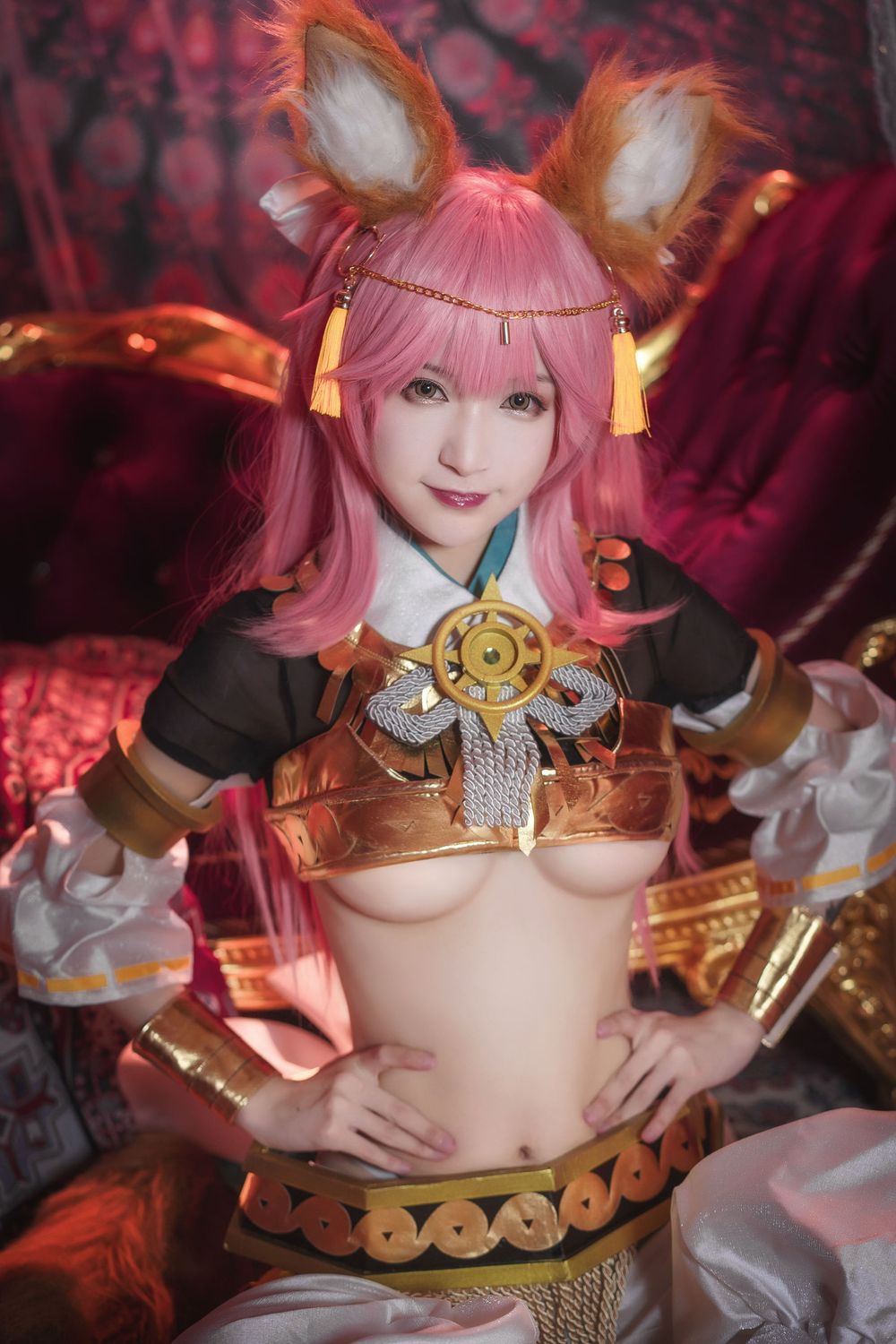 网络美女铁板烧鬼舞w微露小蛮腰COSPLAY九尾妖狐玉藻前