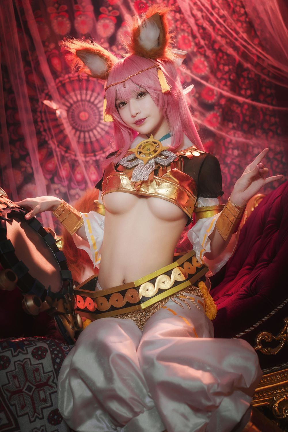 网络美女铁板烧鬼舞w微露小蛮腰COSPLAY九尾妖狐玉藻前