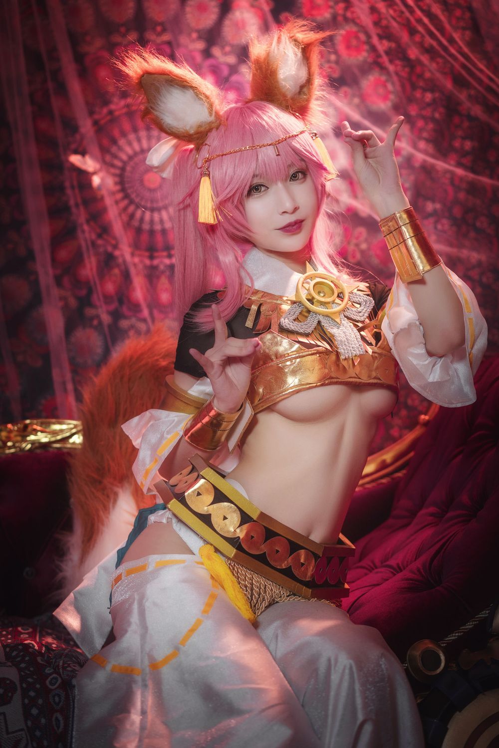 网络美女铁板烧鬼舞w微露小蛮腰COSPLAY九尾妖狐玉藻前